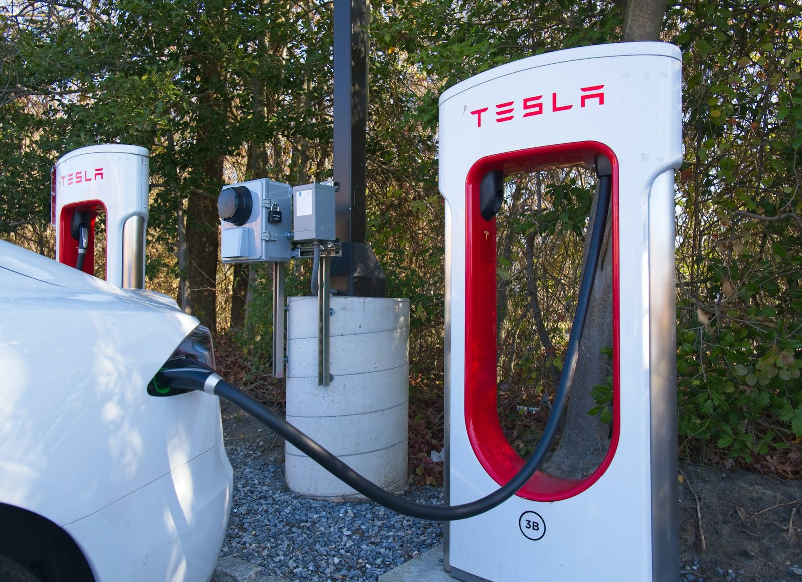 Image of a Tesla Supercharging station.